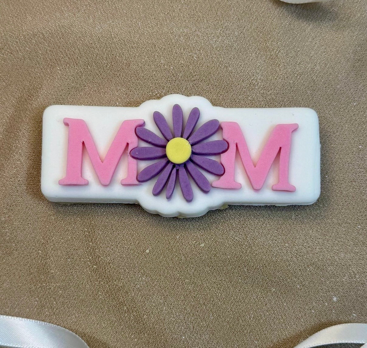 Mum/Mom daisy Embosser and cutter